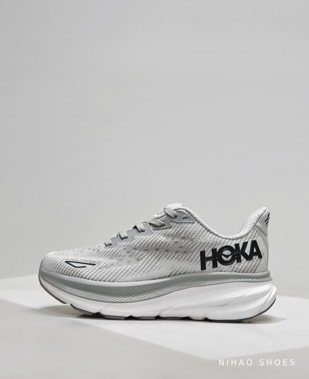 HOKA Clifton 9 — Silver