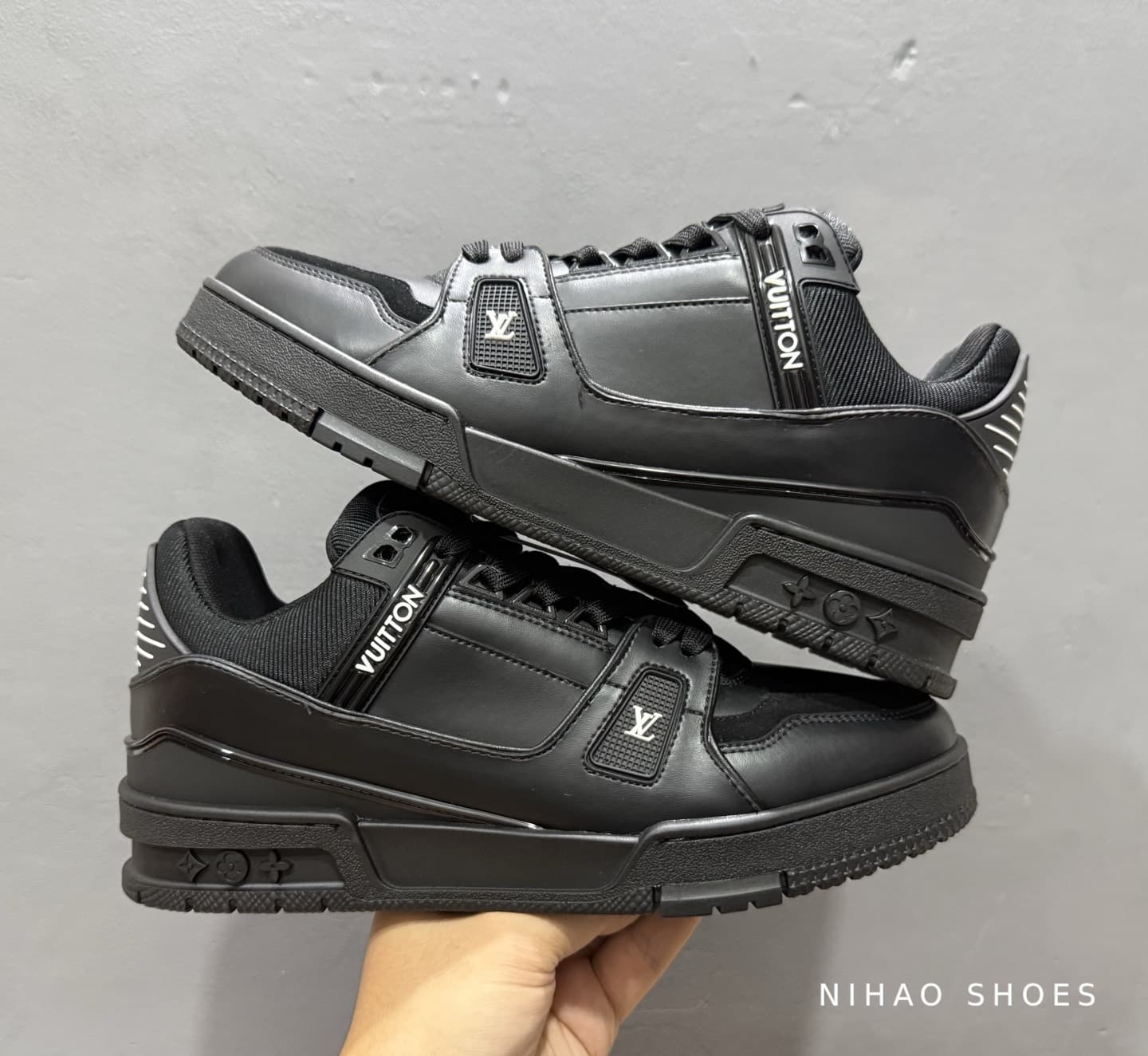 LV Trainer — All Black