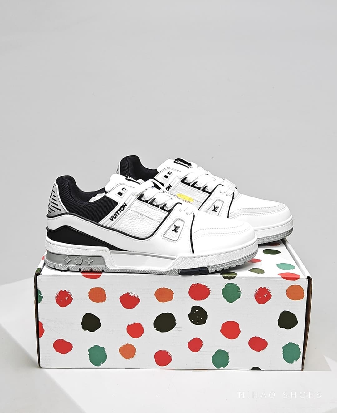 LV Trainer Low White — pair on the box