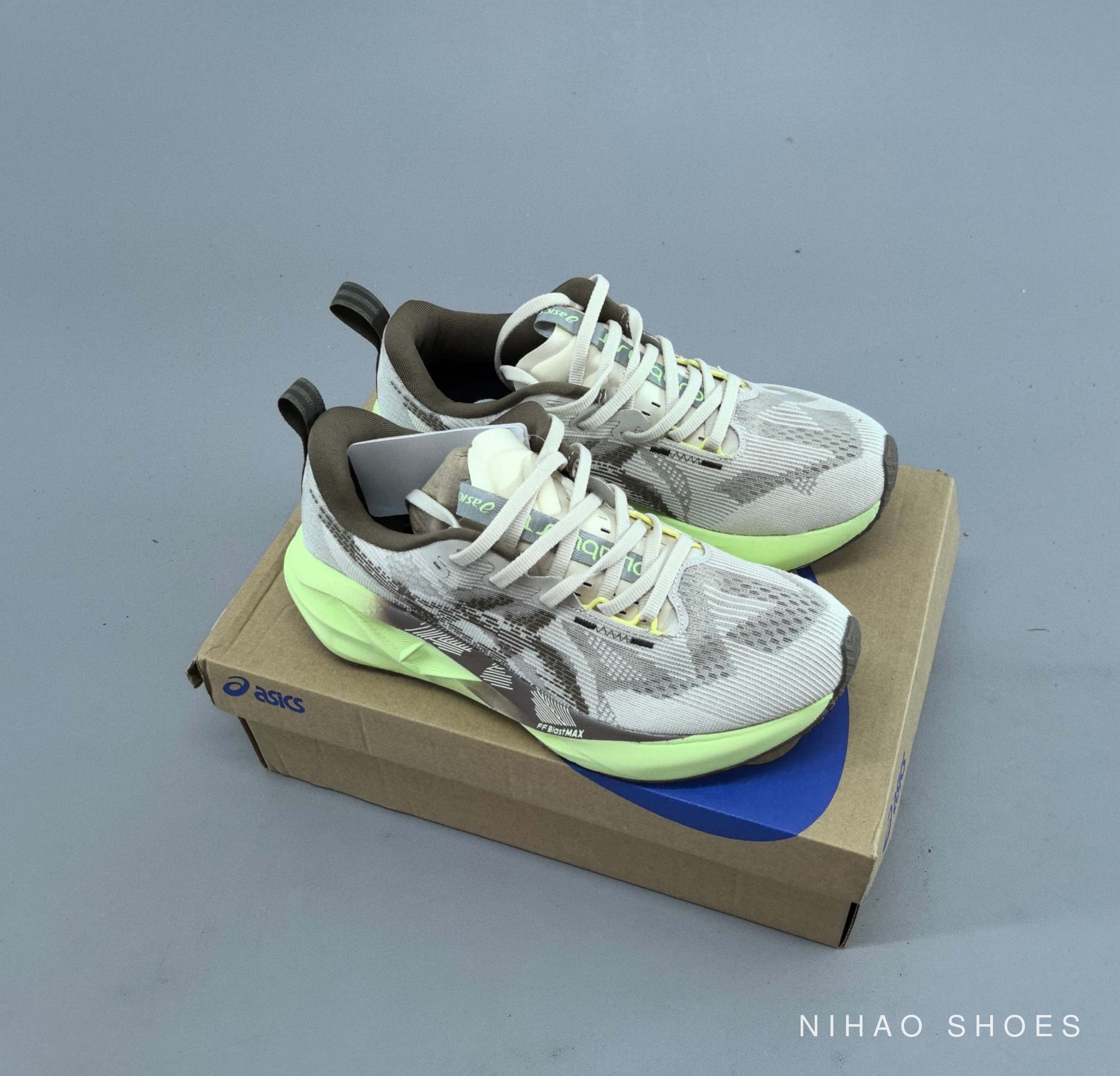 Asics Novablast 5 LE — photo 1